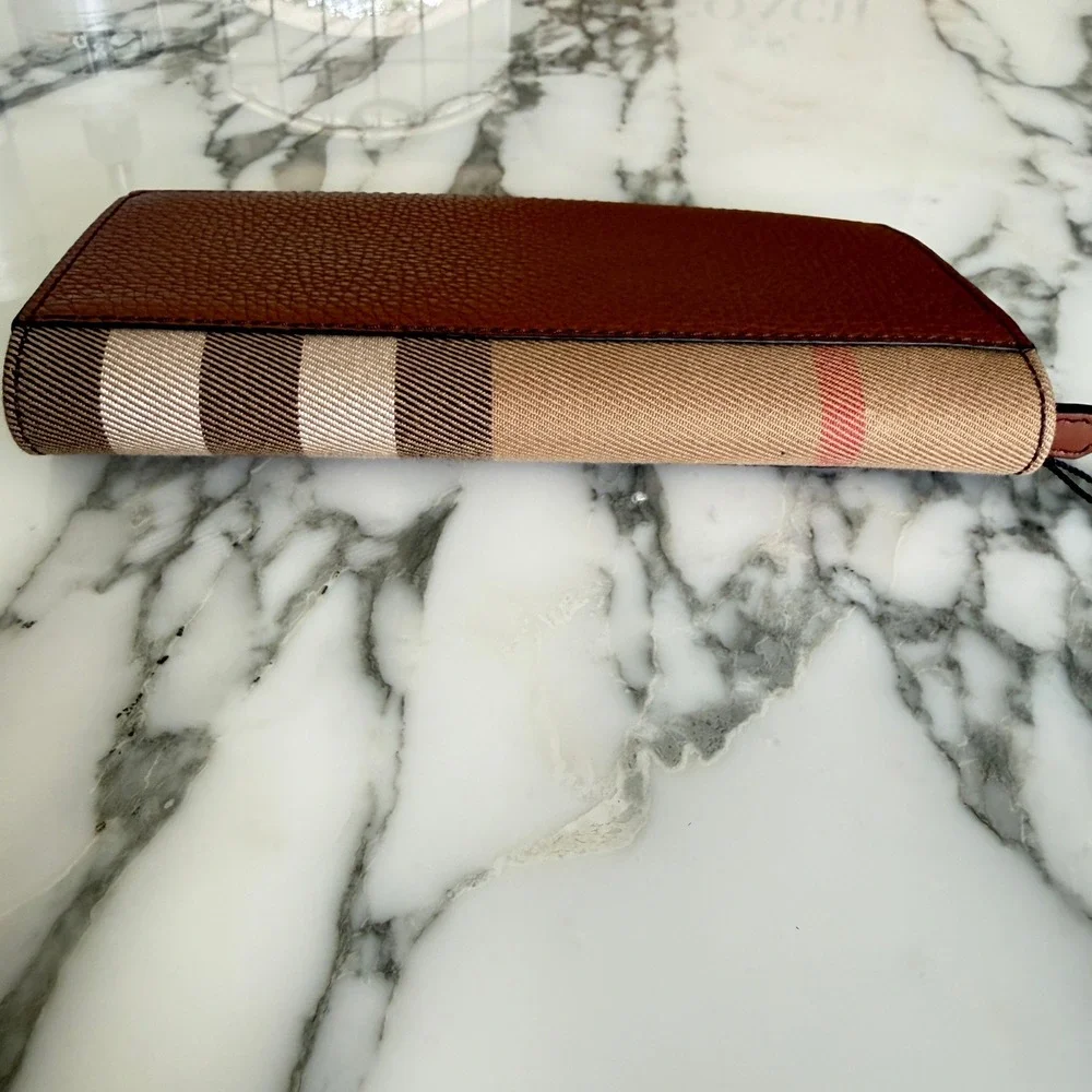 Burberry Cavendish Grainy Leather House Check Wallet Chestnut Brown 4061999 1
